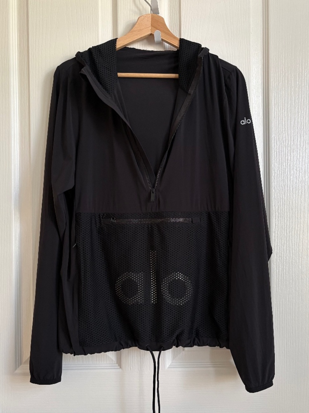 Alo Yoga Unisex Airwave Black Half-Zip Hooded Windbreaker jacket XS